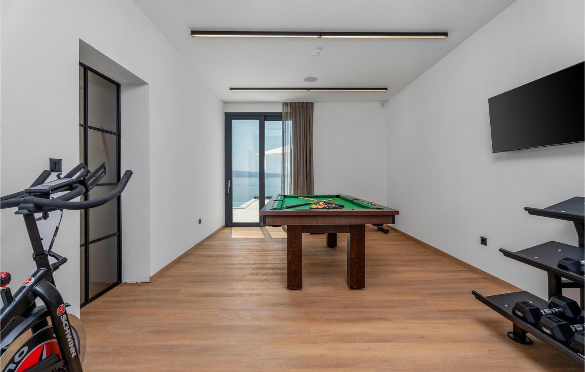 Beautiful Home In Omis With Kitchen 외부 사진