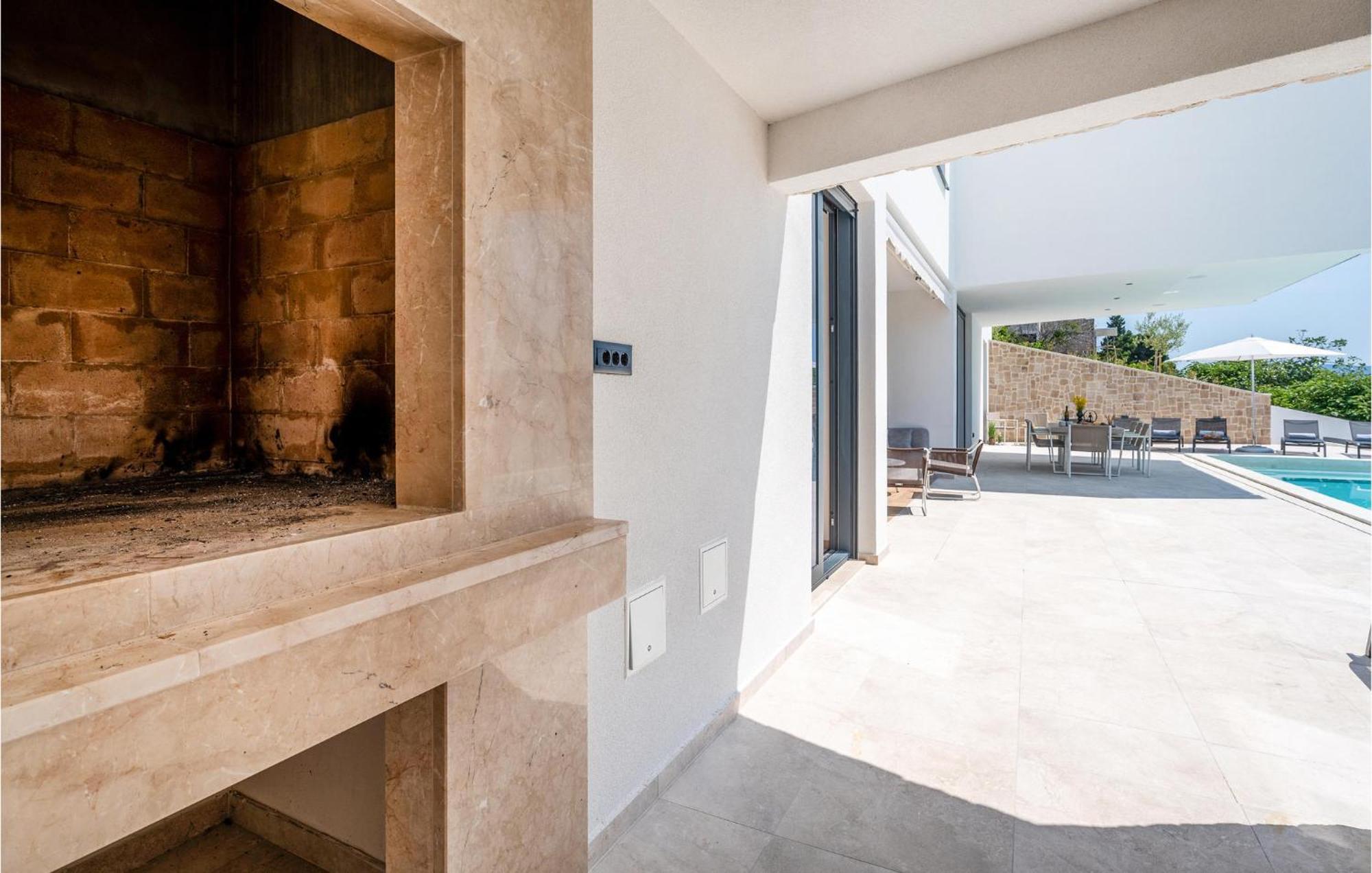 Beautiful Home In Omis With Kitchen 외부 사진
