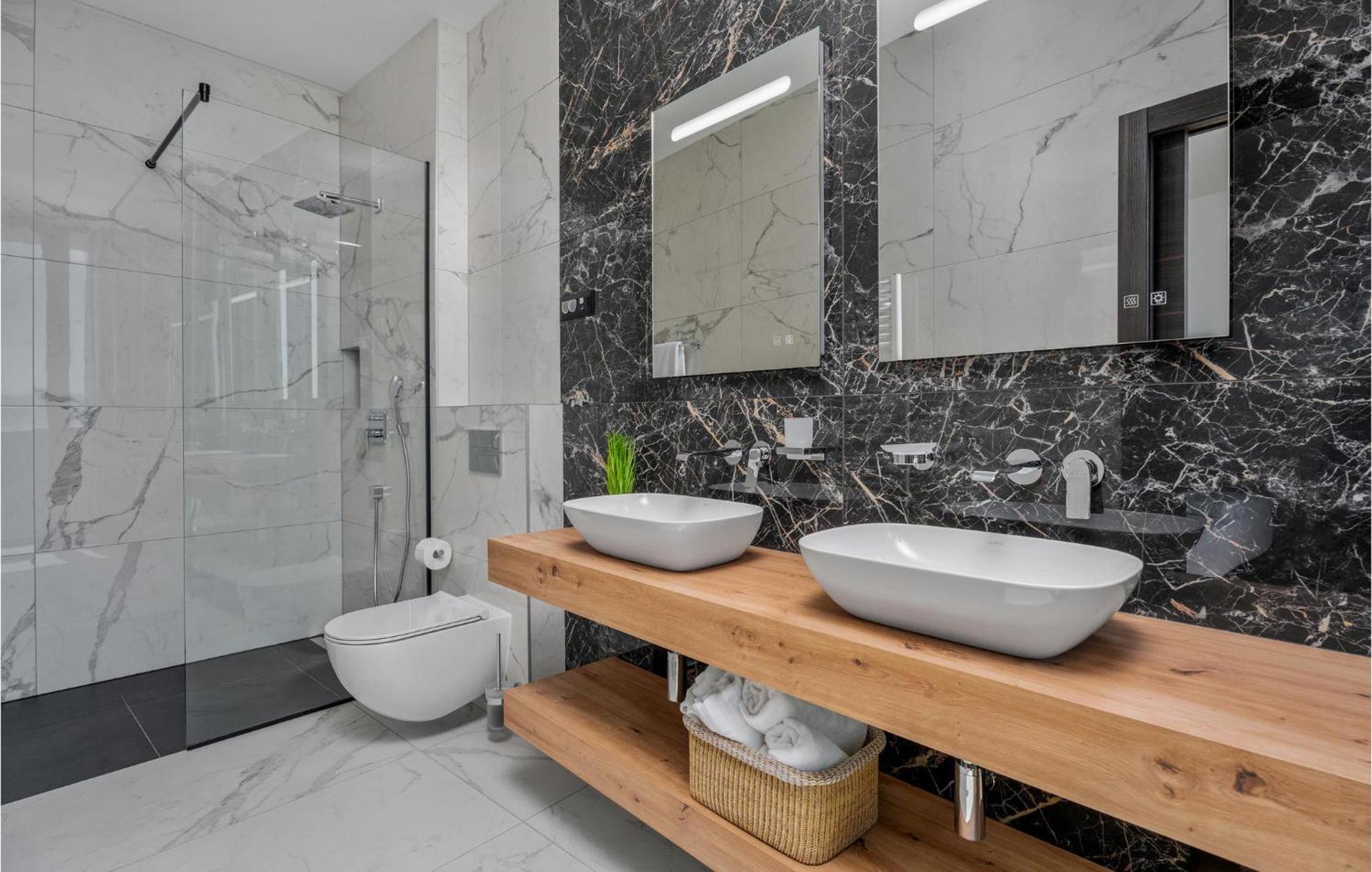 Beautiful Home In Omis With Kitchen 외부 사진