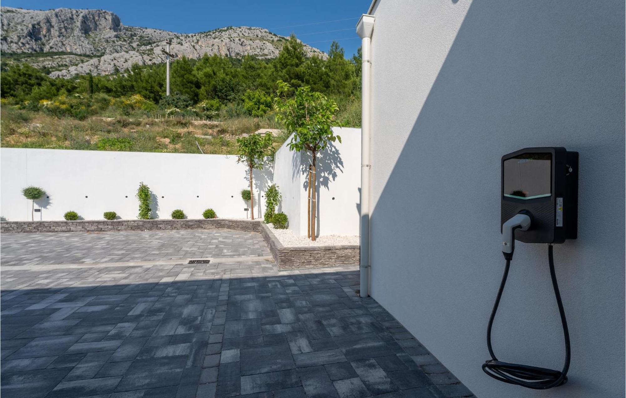 Beautiful Home In Omis With Kitchen 외부 사진