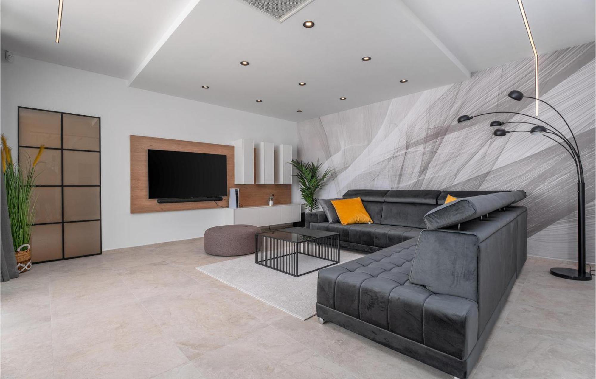 Beautiful Home In Omis With Kitchen 외부 사진